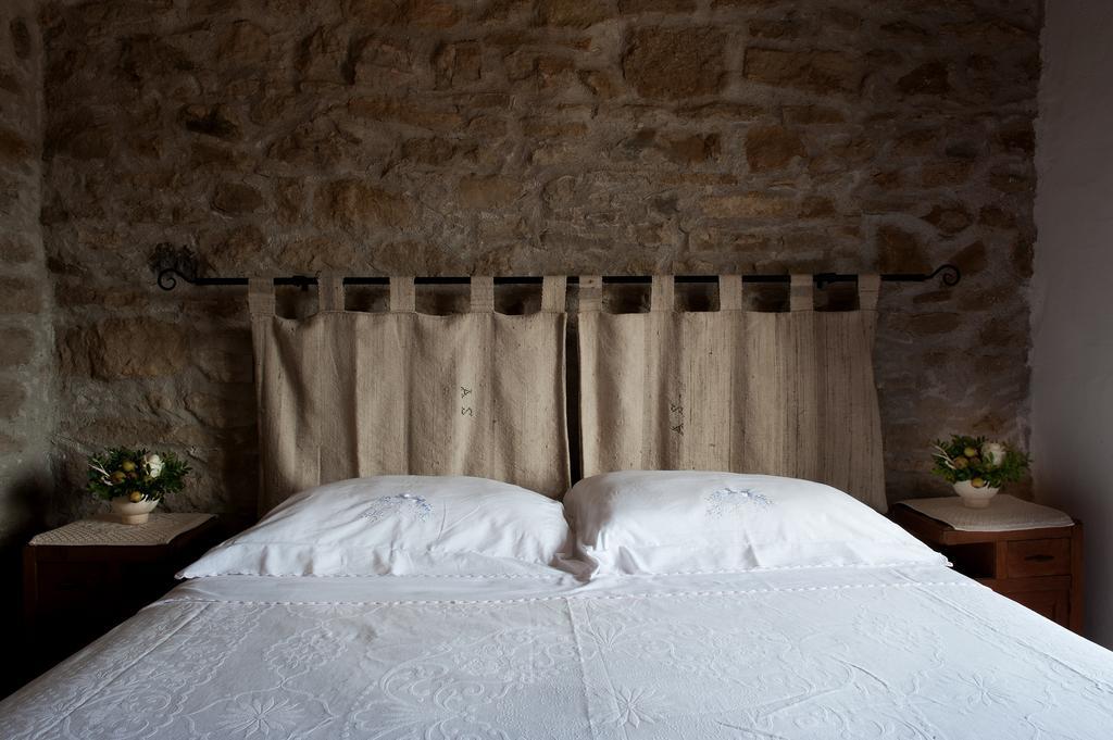 Domu Antiga Bed & Breakfast Gergei Eksteriør bilde