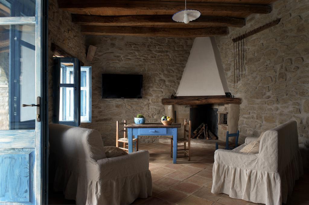 Domu Antiga Bed & Breakfast Gergei Eksteriør bilde