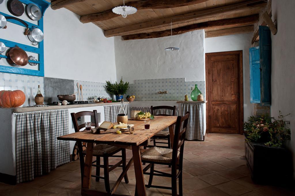 Domu Antiga Bed & Breakfast Gergei Eksteriør bilde