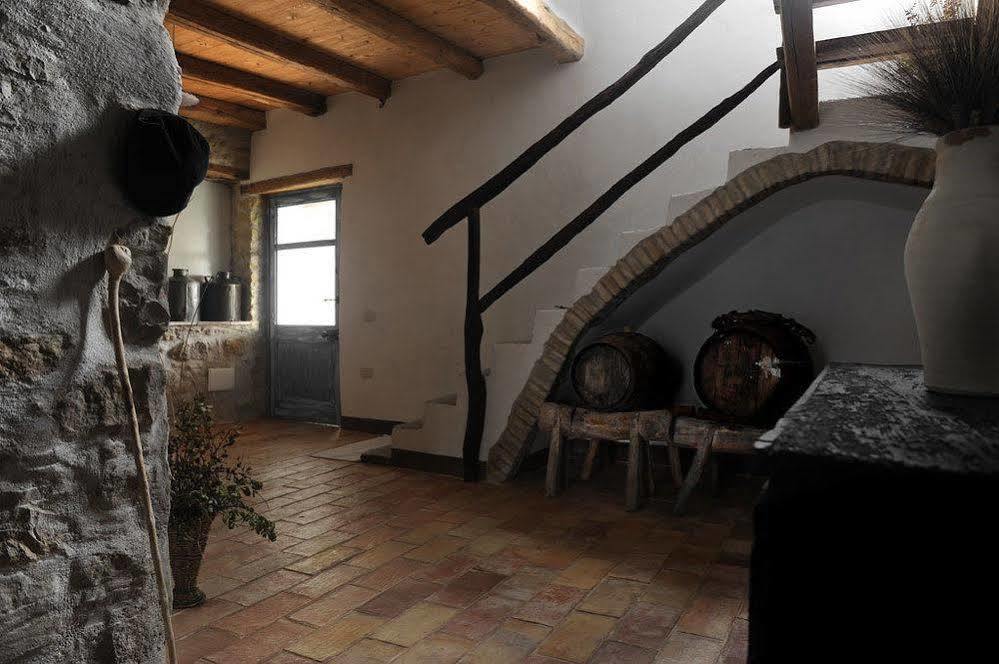 Domu Antiga Bed & Breakfast Gergei Eksteriør bilde